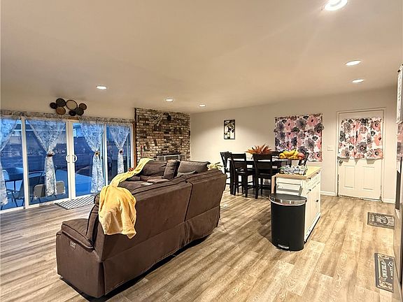 3rd image of 1277 Essex Ave