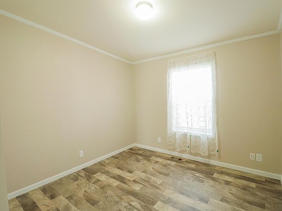 5th image of 3048 Sarah Ln