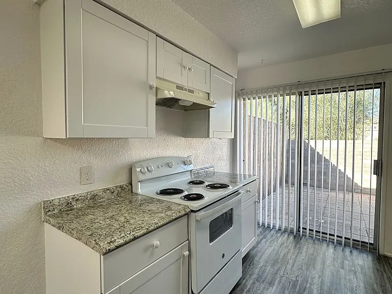 3501 N Country Club Rd #AJ — Photo 1