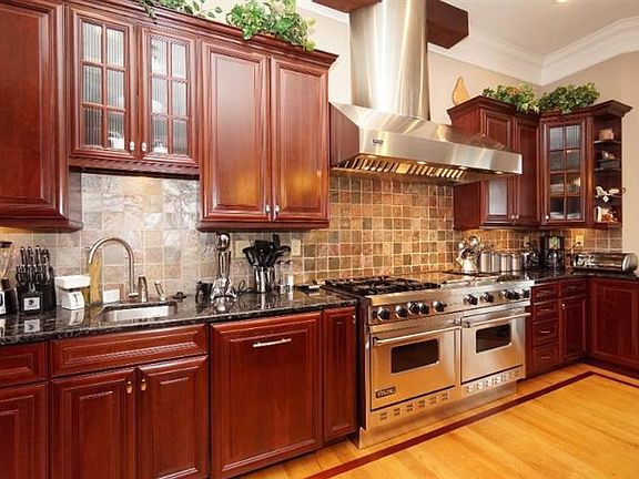 5th image of 6776 Southampton Ln