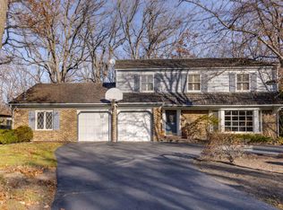 18 Londonderry Ln, Lincolnshire, IL