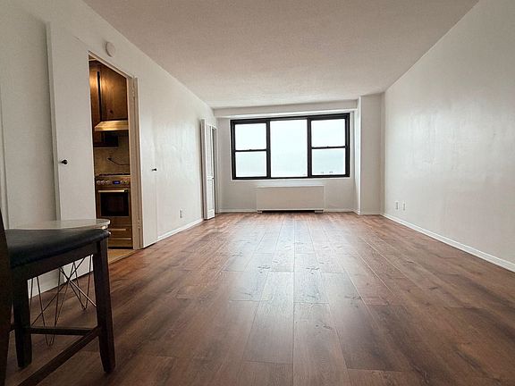 5th image of 201 Saint Pauls Ave #1502