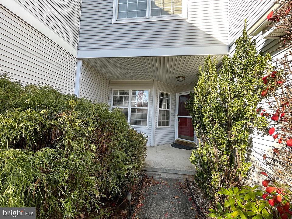 2nd image of 43 Yorkshire Dr