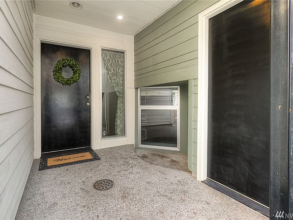 2nd image of 2416 Yakima Ct