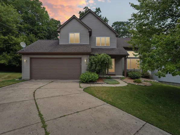 590 Akram Rd, Oxford, MI 48371