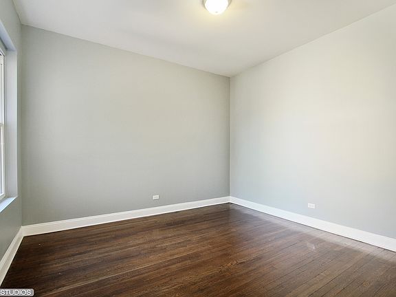 4th image of 6940 S King Dr #1S