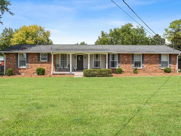 111 Daniel Smith Dr, Hendersonville, TN 37075