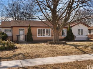 75 Carthage Ln, Hoffman Estates, IL 60169