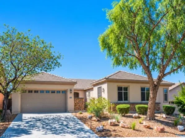2685 La Boutique St, Henderson, NV 89044