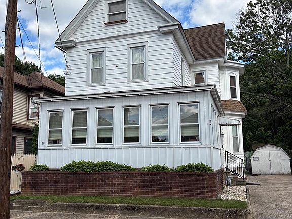 3rd image of 39 Franklin St