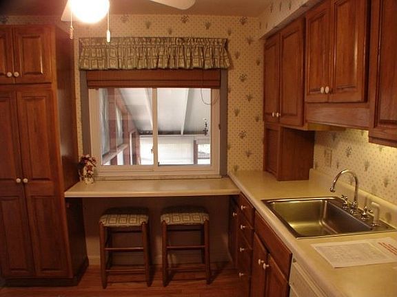 5th image of 315 Westland Dr