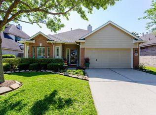 1607 Pebble Banks Ln, Seabrook, TX 77586