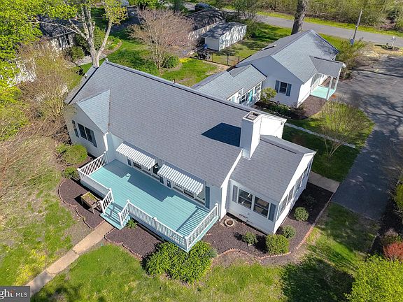 5th image of 42403 Riverwinds Dr