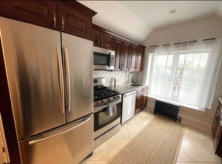 28-41 48th St #3, Astoria, NY 11103
