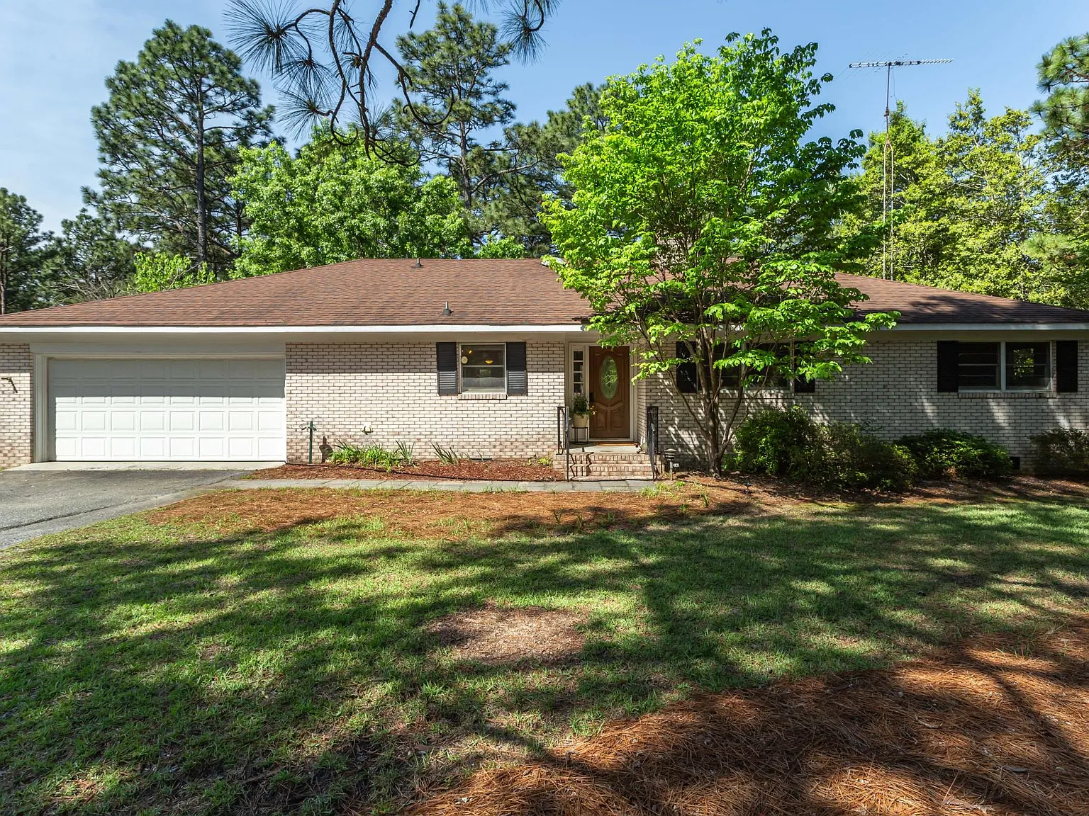 3 bed, 2.5 bath, 1665 sqft, $2,500 — Photo 1