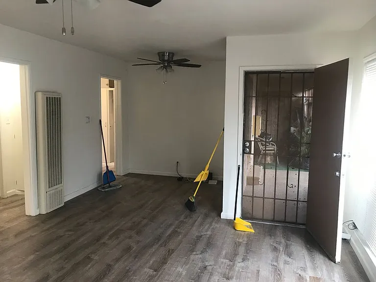 3477 Carmona Ave — Photo 11