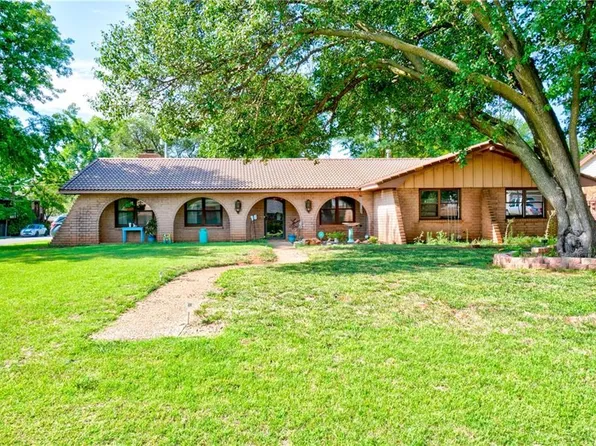 1400 W C Ave, Elk City, OK 73644