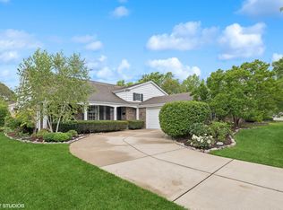 3012 N Wilshire Ln, Arlington Heights, IL 60004