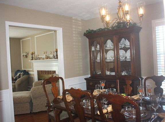 4th image of 1608 Meadowview Ln