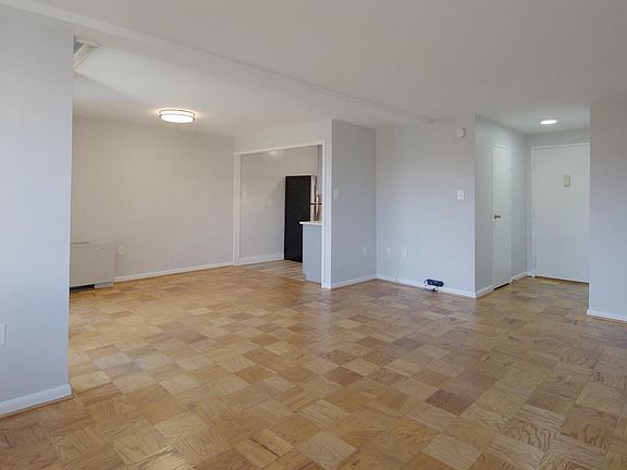 5th image of 10201 Grosvenor Pl APT 616