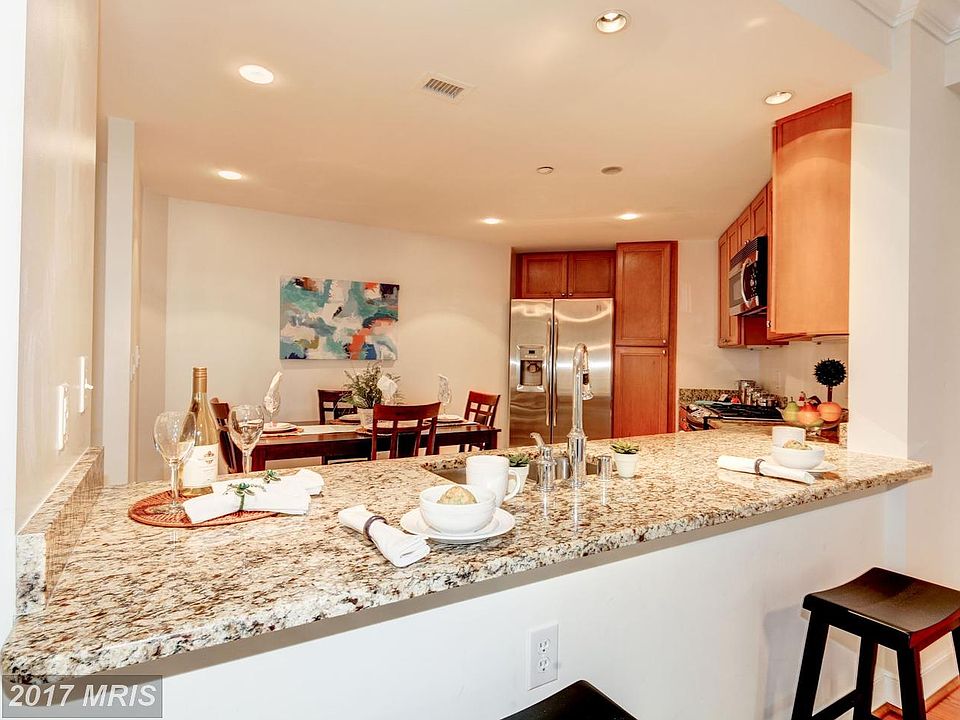 1st image of 5 Park Pl APT 208