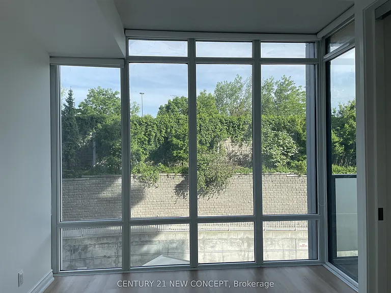 90 Park Lawn Rd #215 — Photo 9