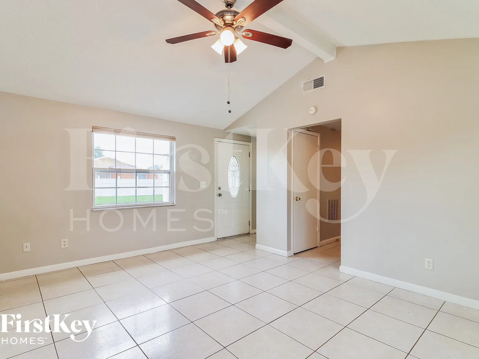 3 bed, 1.0 bath, 1119 sqft, $2,100 — Photo 3