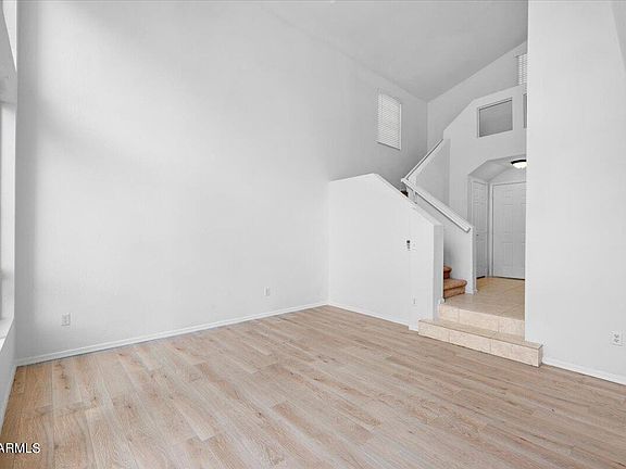 4th image of 2114 E BRIARWOOD Terrace
