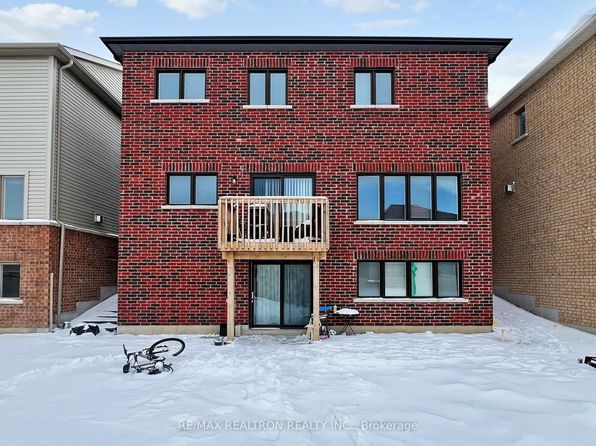 22 Pietrowski Dr, Georgina, ON L4P 0J7