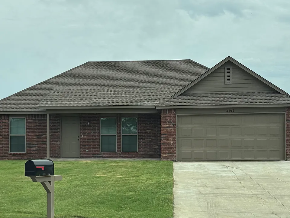 2506 Hunters Ct