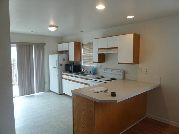 3rd image of 2619 W 4th St