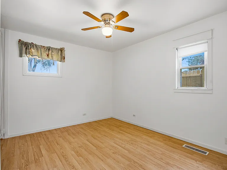 1023 Highland Ave — Photo 13