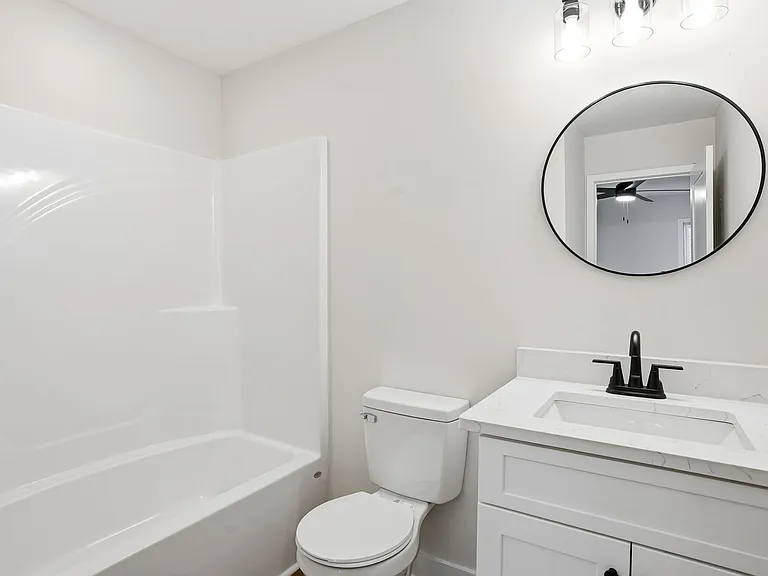 127 Perry St — Photo 23
