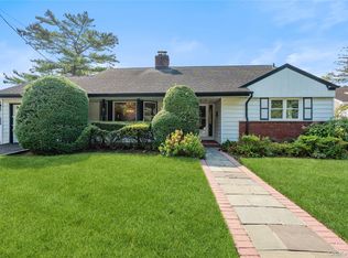 73 Parkview Pl, Malverne, NY 11565