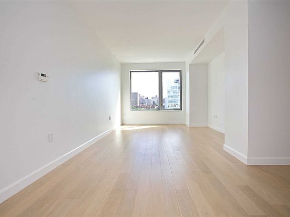 4th image of 13835 39th Ave APT 6F