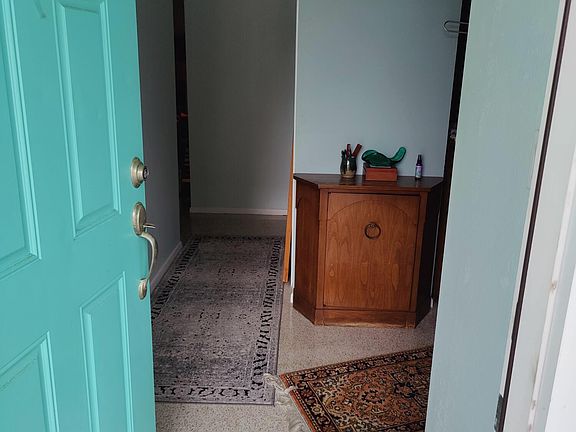4th image of 115 E Avenue B