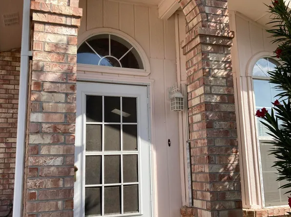 9145 Bur Oak Cir, El Paso, TX 79907