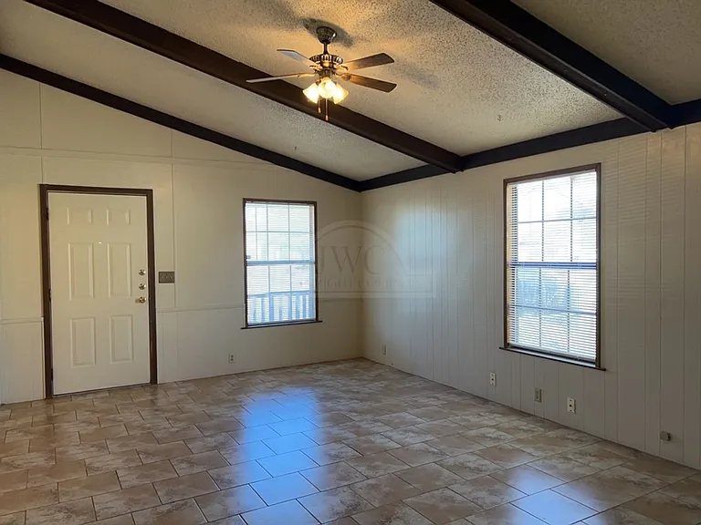 3104 Julie Ln — Photo 3