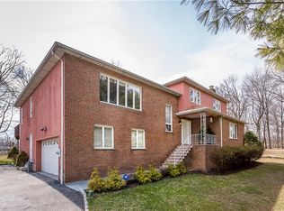 188 Stuart Dr, New Rochelle, NY 10804