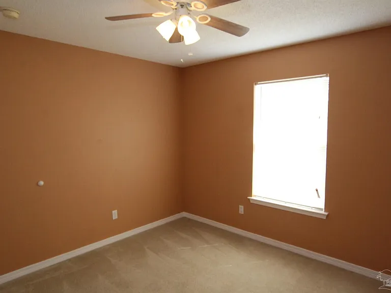 386 Mizzen Ln — Photo 10