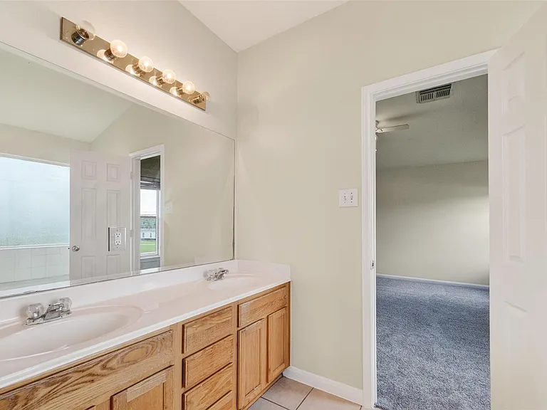 16119 Gavin Ln — Photo 27