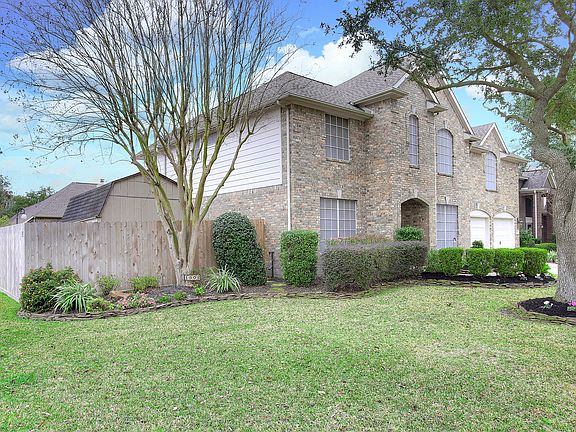4th image of 1802 S Carlsbad Ln