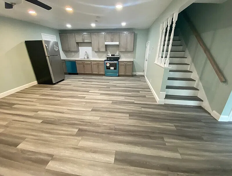 2 bed, 1.0 bath, 873 sqft, $1,591 — Photo 2