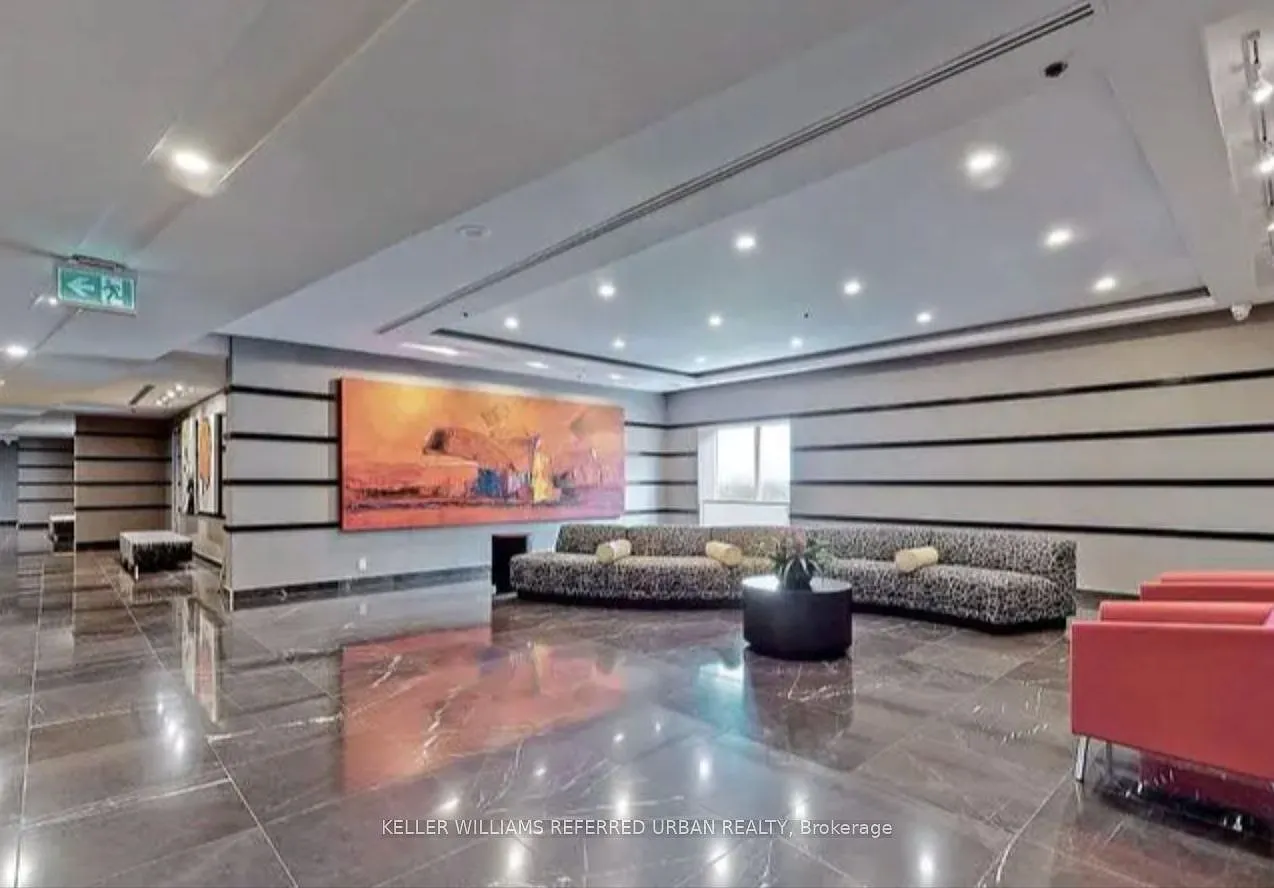 The Residences of 8 Park Road Yorkville — Photo 4
