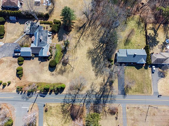 3rd image of 1.5 Bridge Lane