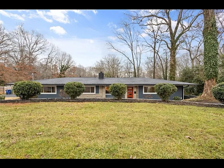 N Peace Haven Rd — Photo 45