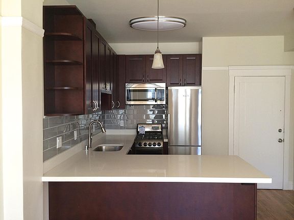 3rd image of 745 Hyde St APT 32