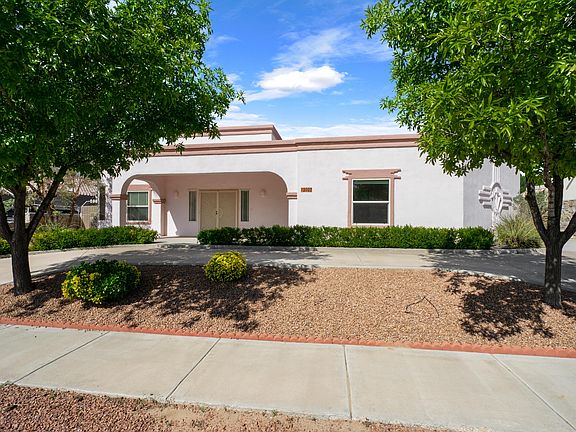 3rd image of 2082 Desert Greens Dr