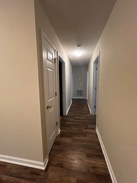 2 bed, 1042 sqft, $1,225 — Photo 4