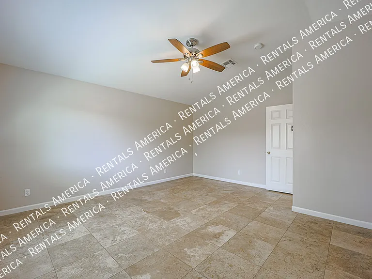771 E Laredo St — Photo 27